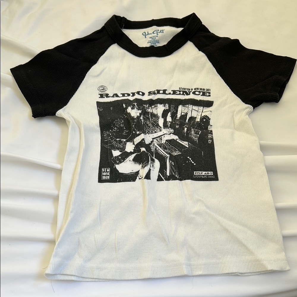 Brandy Melville Radio Silence Raglan T-Shirt - Black & White